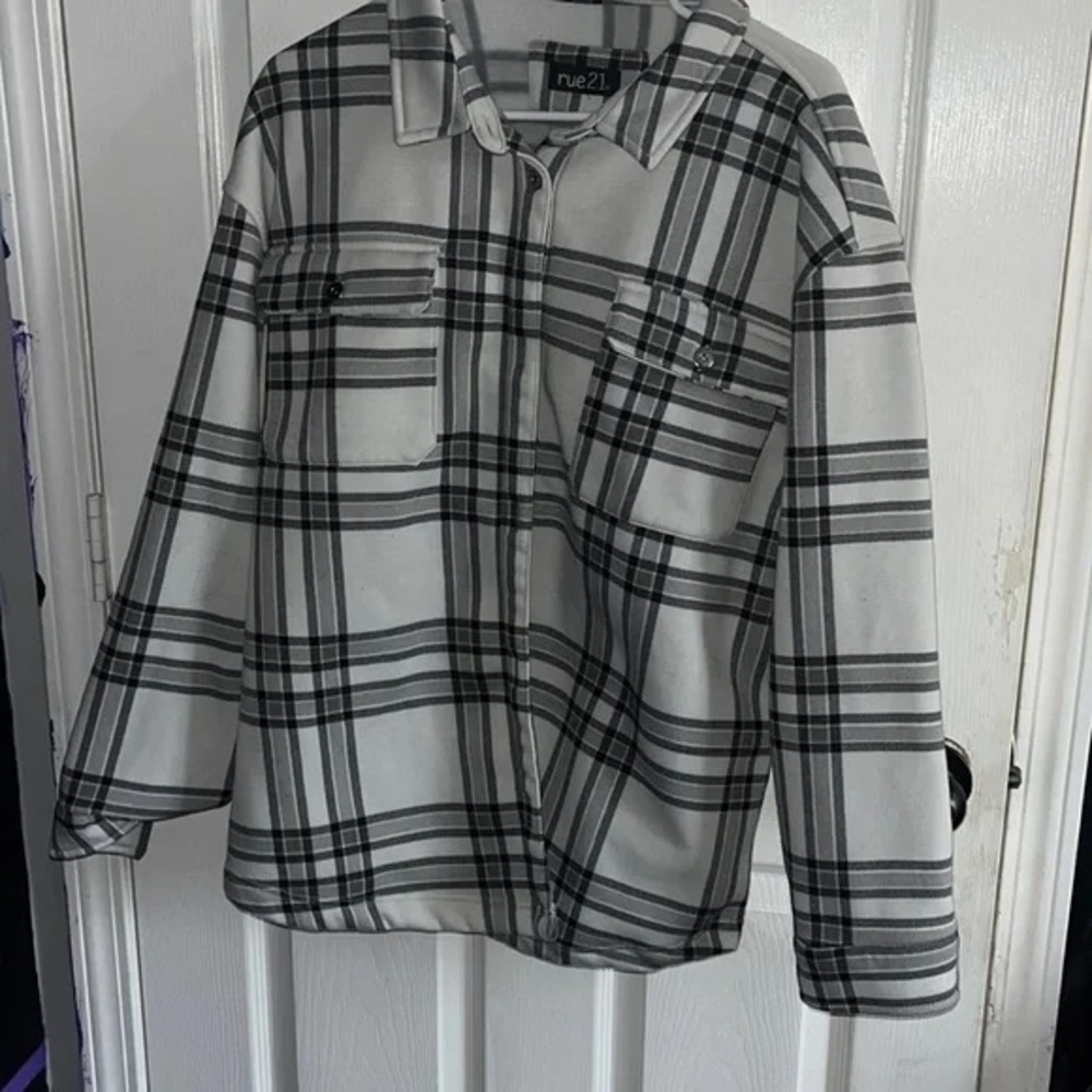 Rue21 shirt jacket unisex black and white